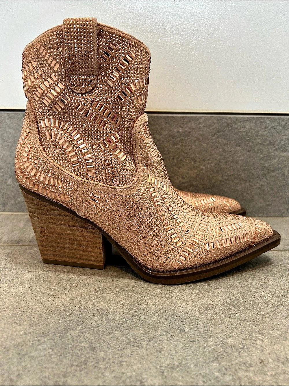 Very G Maze Western Rhinestone Ankle Boot Boots Pink US 7.5